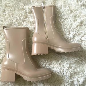 Chloe Rain Boots Dupe